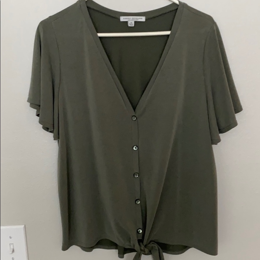 Army green short sleeved top